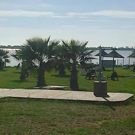 Campingplads Gc - Confort Et Detente, 3 Ch, 2 Sdb, Au Calme, Sur Parcelle Arboree *